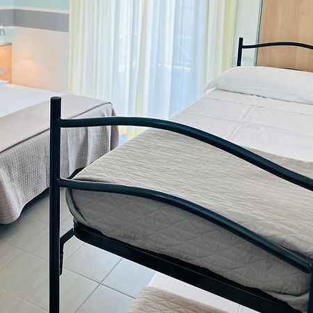Hotel Villa Perazzini Rimini Esterno foto