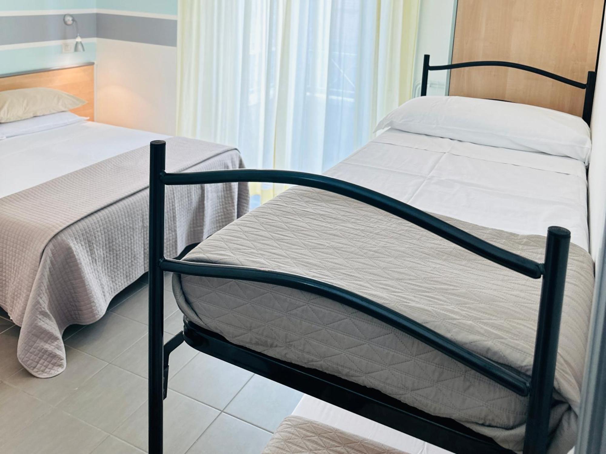 Hotel Villa Perazzini Rimini Esterno foto