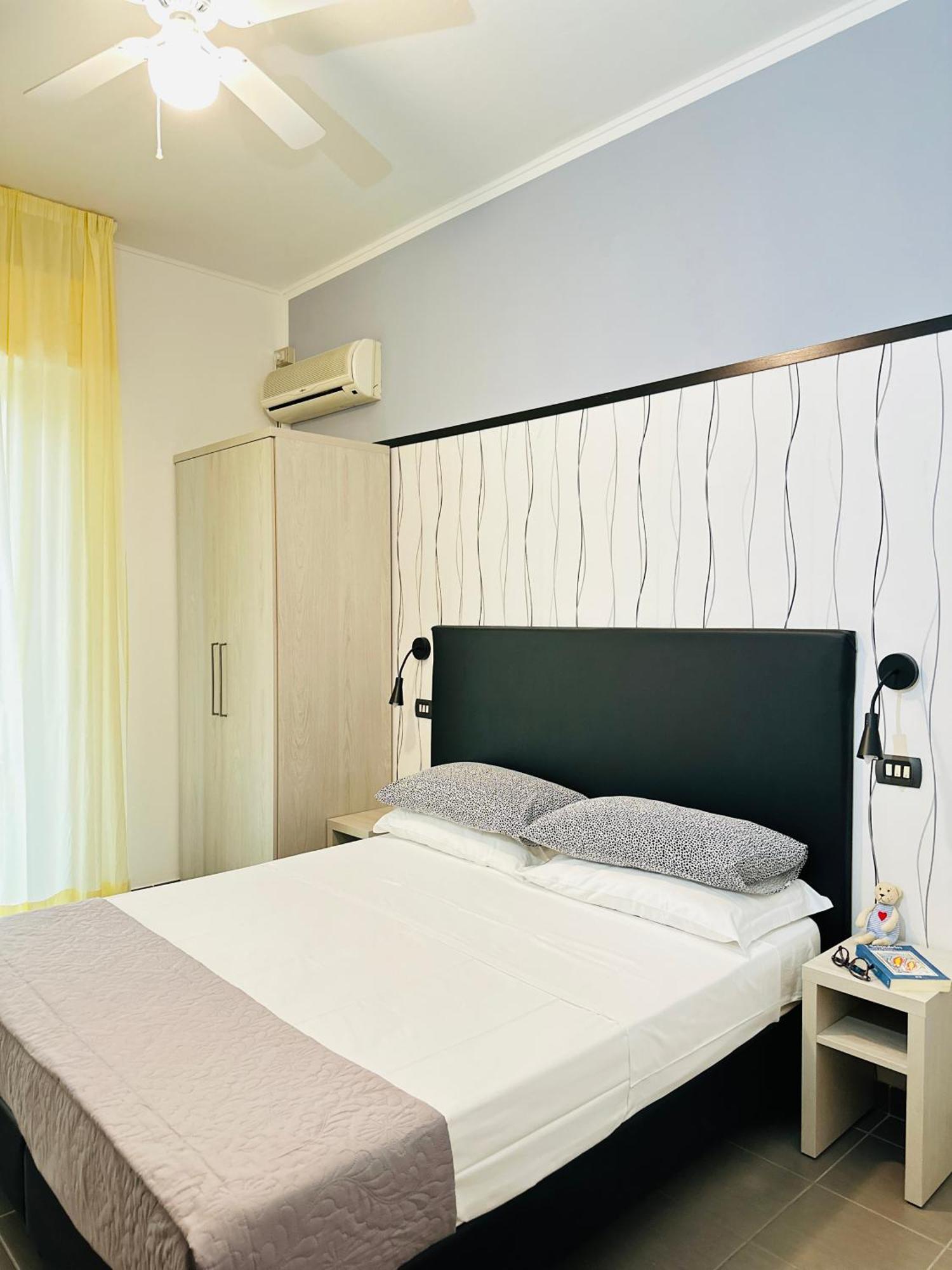 Hotel Villa Perazzini Rimini Esterno foto